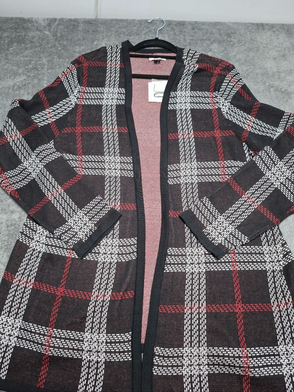Croft & Barrow Open Cardigan Womens 1X Black White Red Plaid Long Sleeve Sweater - Picture 9 of 9